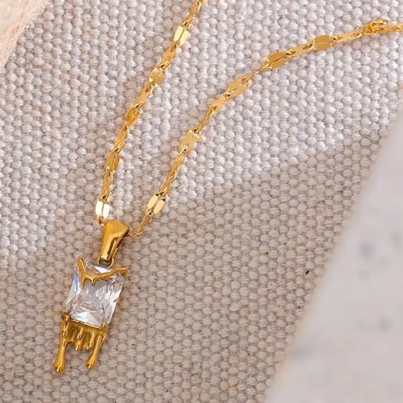 New 18K Melting Gold Minimalist Necklace - Picture 1 of 7